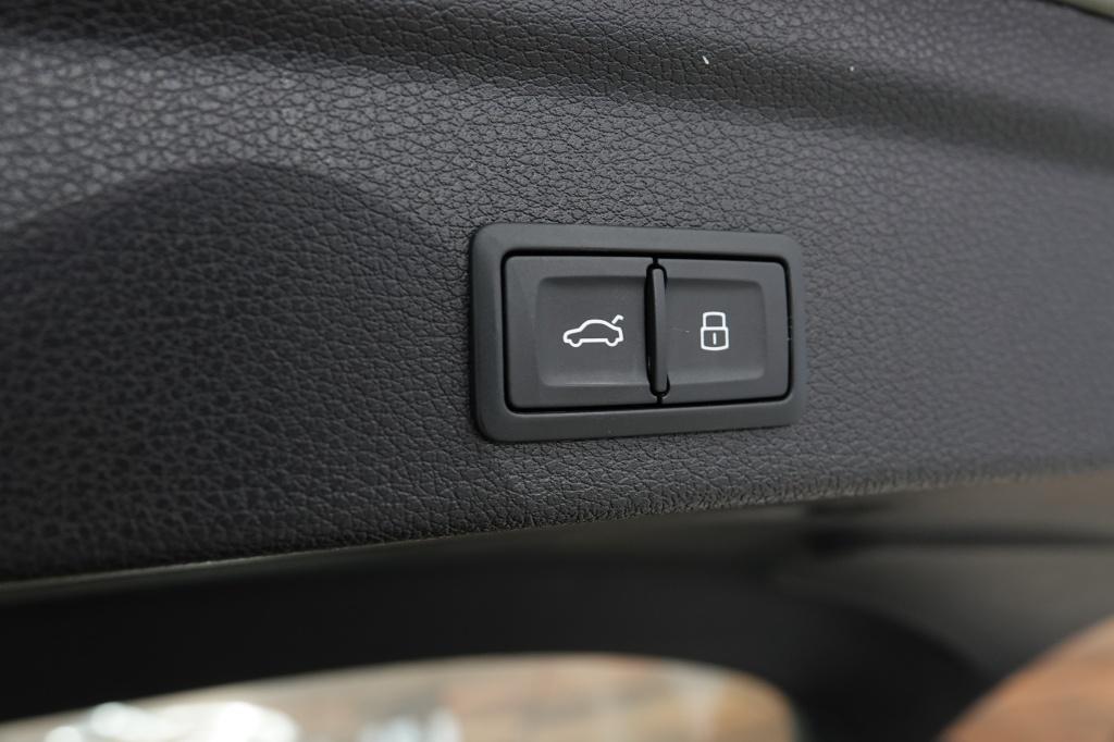 Audi Q3 sportback 35 tfsi s edition | matrix | driveselect | alcantara |