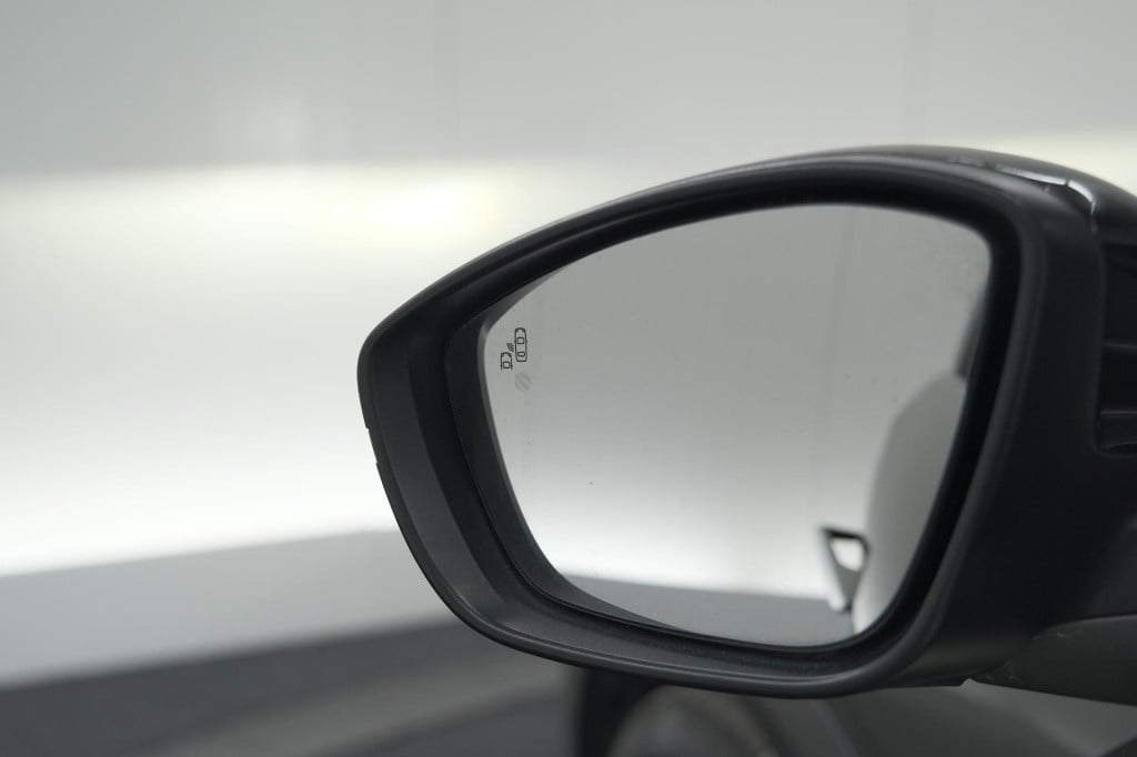 Ds Ds 3 crossback 50 kwh e-tense so chic | camera | dodehoekdetectie | head