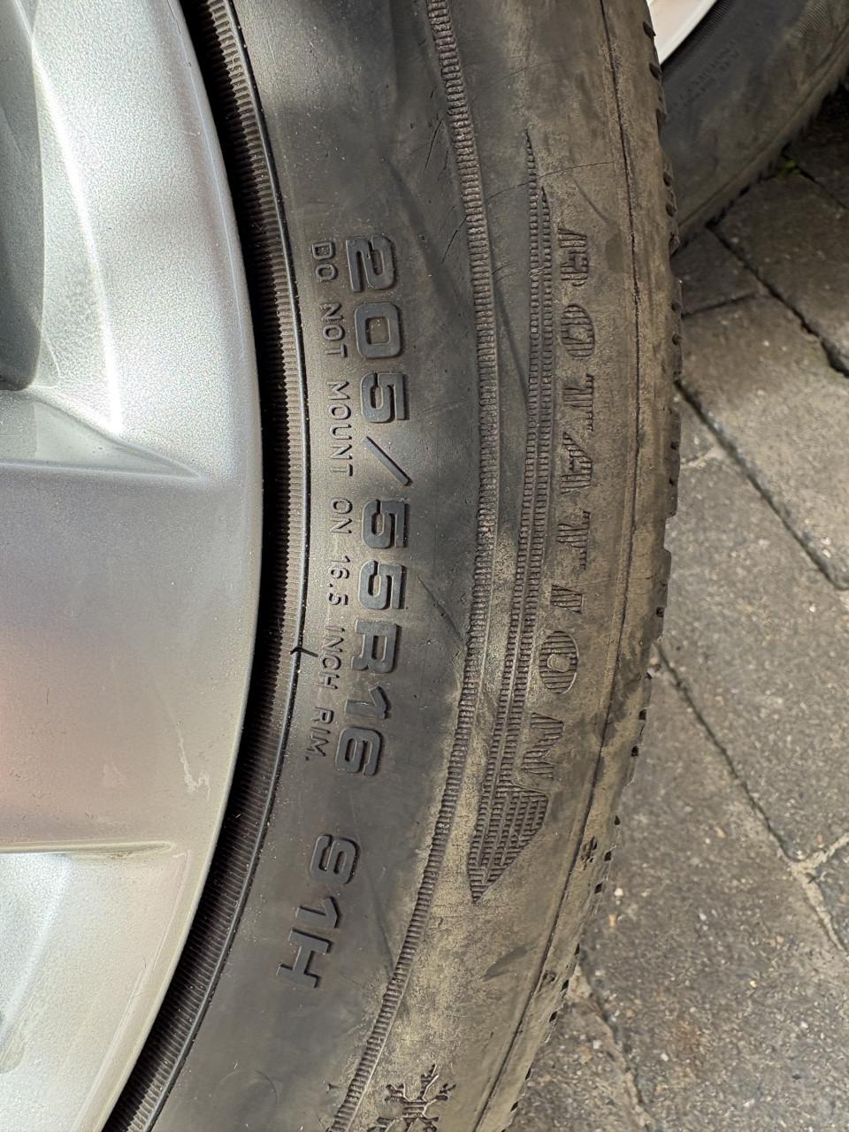 Winterbanden met velgen 205/55/R16 91H - VW B7