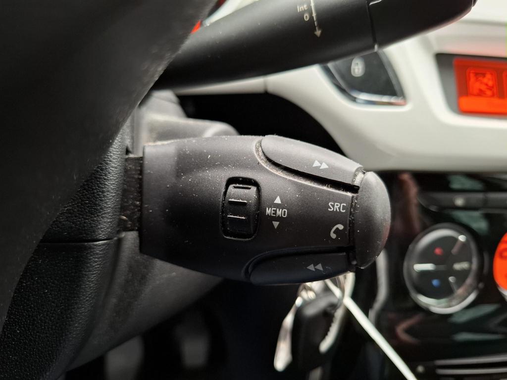 Citroen C3 1.4i selection clima/lmv/trekhaak lage km.stand!