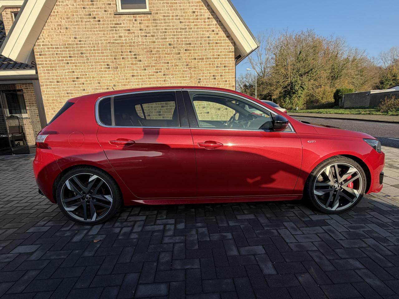 Peugeot 308 1.6e-thp GTI Sport Peugeot 308 1.6e-thp GTI Sport 270pk