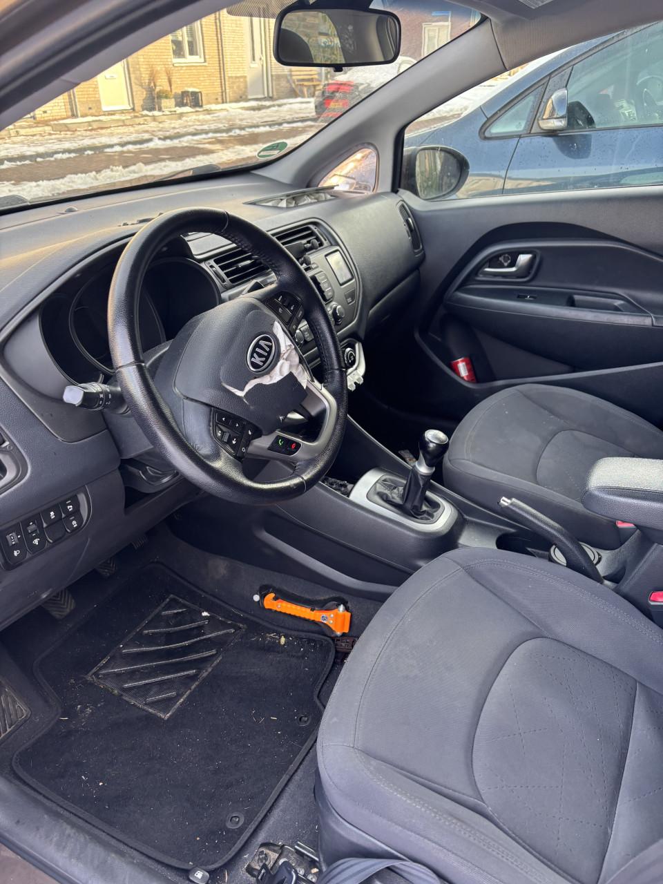 Kia Rio met schade