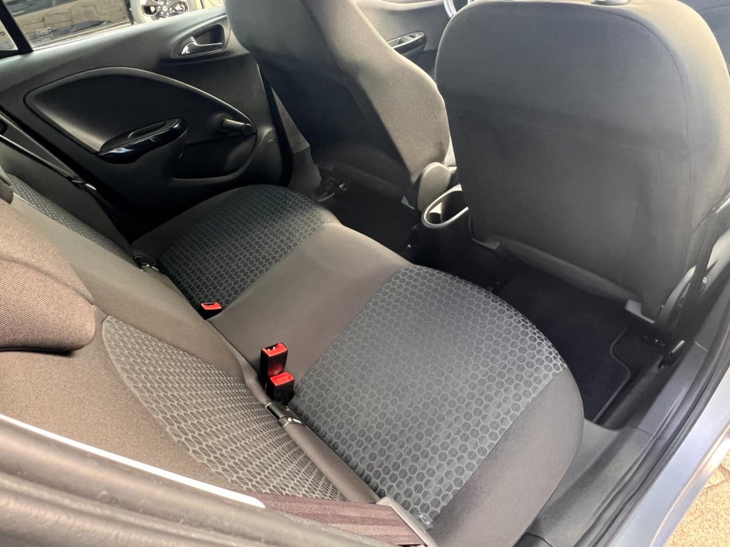 Opel Corsa 1.4 120 jaar edition, carplay, trekhaak enz. enz...