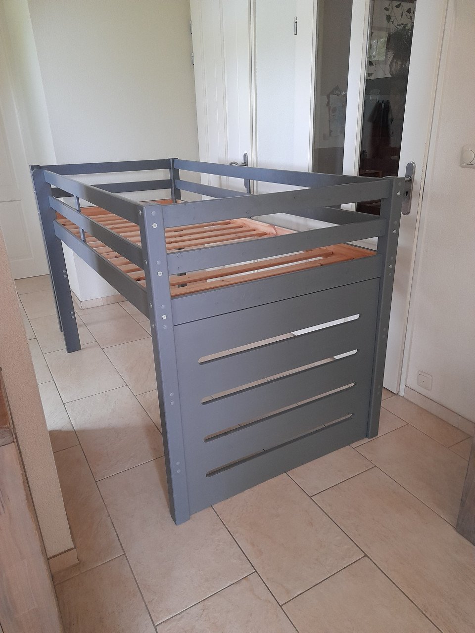 Hoogslaper 90 x 200 (in goede nette staat )