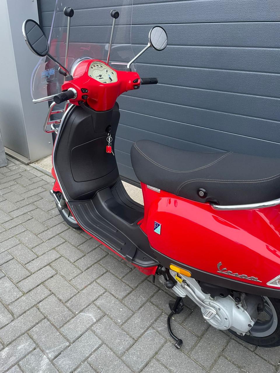 VESPA PIAGGIO LX50