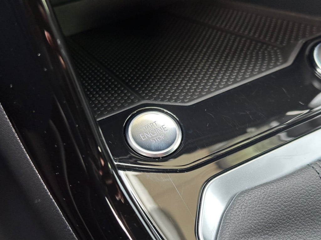 Volkswagen T-roc 1.5 tsi 150pk dsg r-line | camera | carplay | dode hoek | 