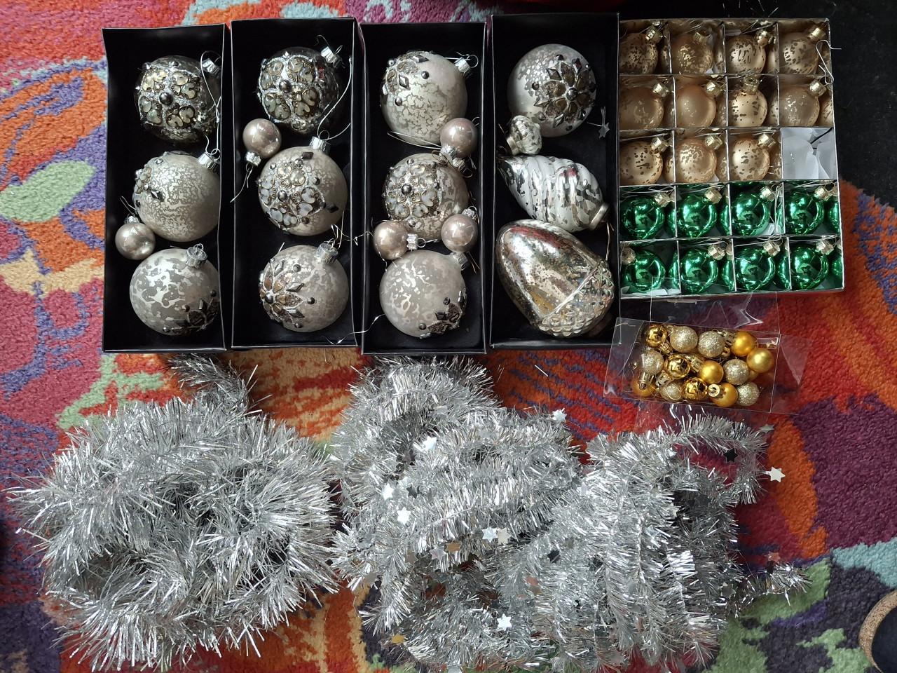 Kunst kerstboom in 3 delen 1.60m hoog, z.g.a.n.