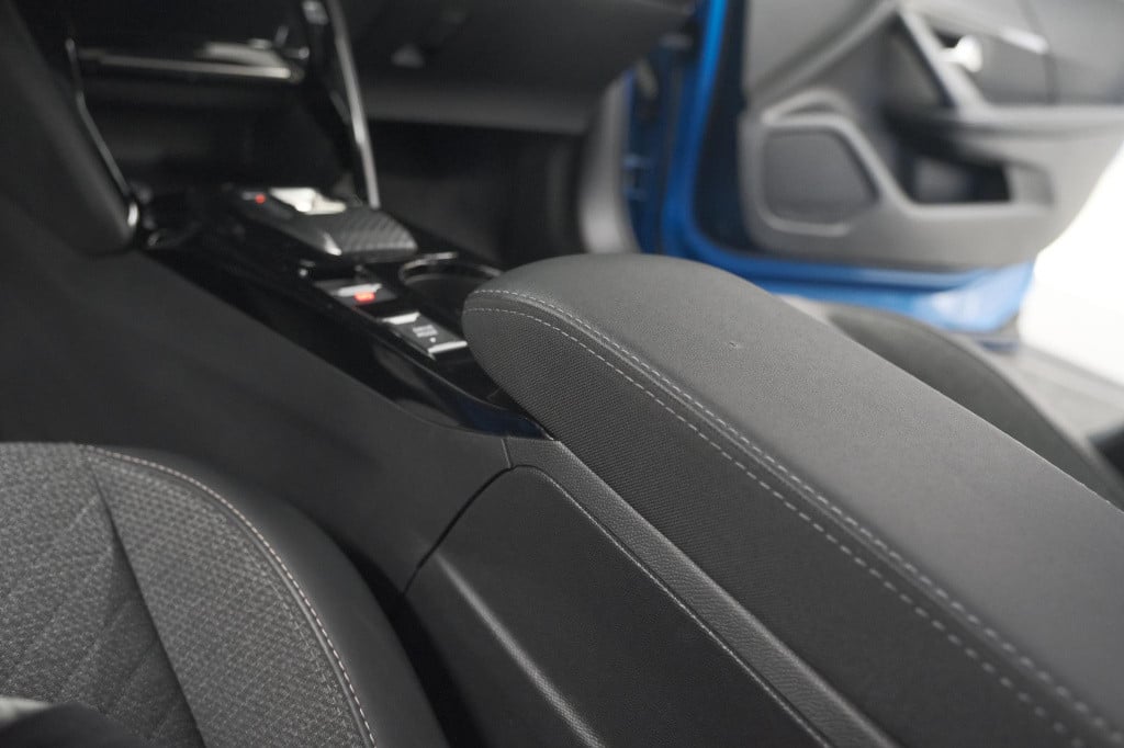 Peugeot 2008 puretech 130 eat8 blue lease allure | camera | navigatie | par