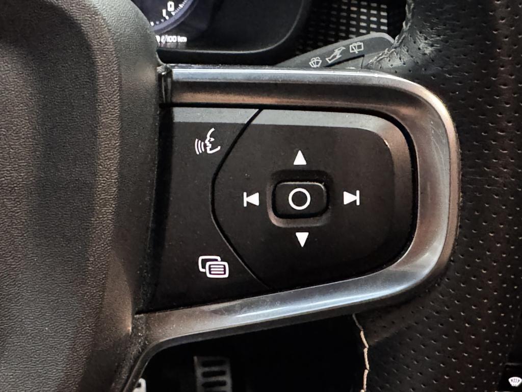 Volvo XC40 1.5 t4 recharge r-design