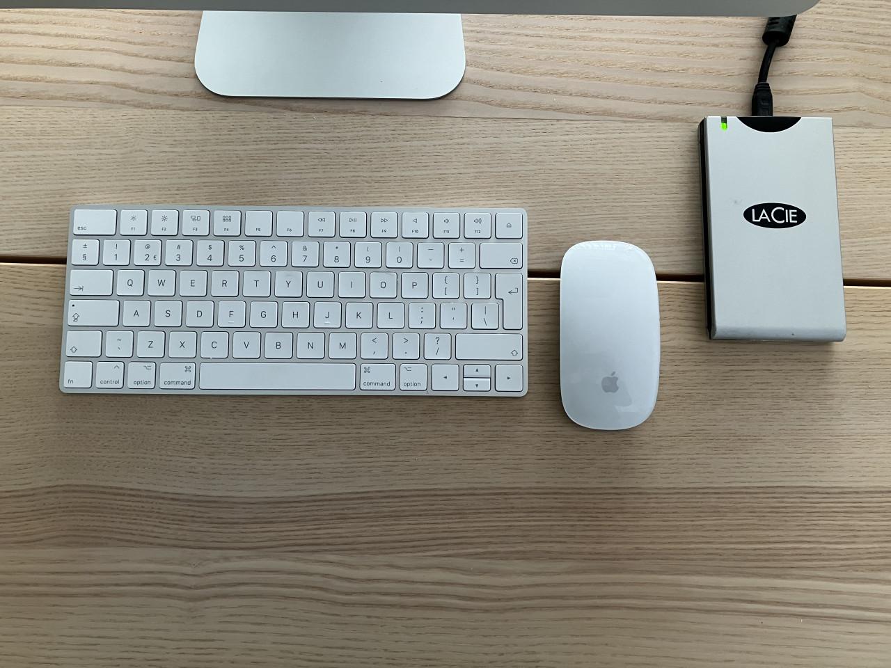 IMac (Retina 4K, 21,5-inch, modeljaar 2019)  (nieuw gekocht 2021) zgan