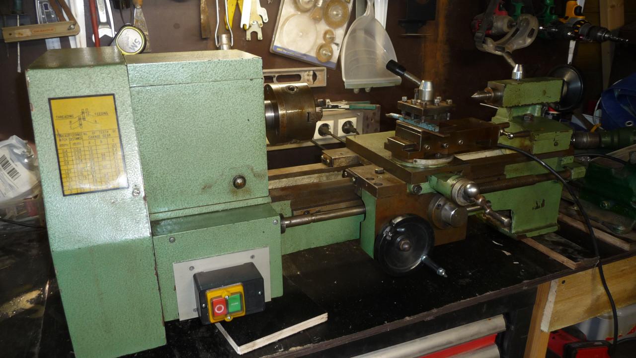 TE  KOOP METAALDRAAIBANK FERM 350