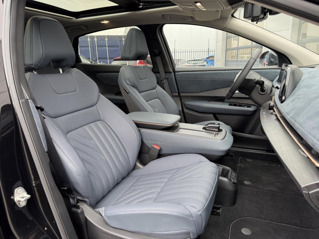 Nissan Ariya evolve 91 kwh nappaleder interieur!