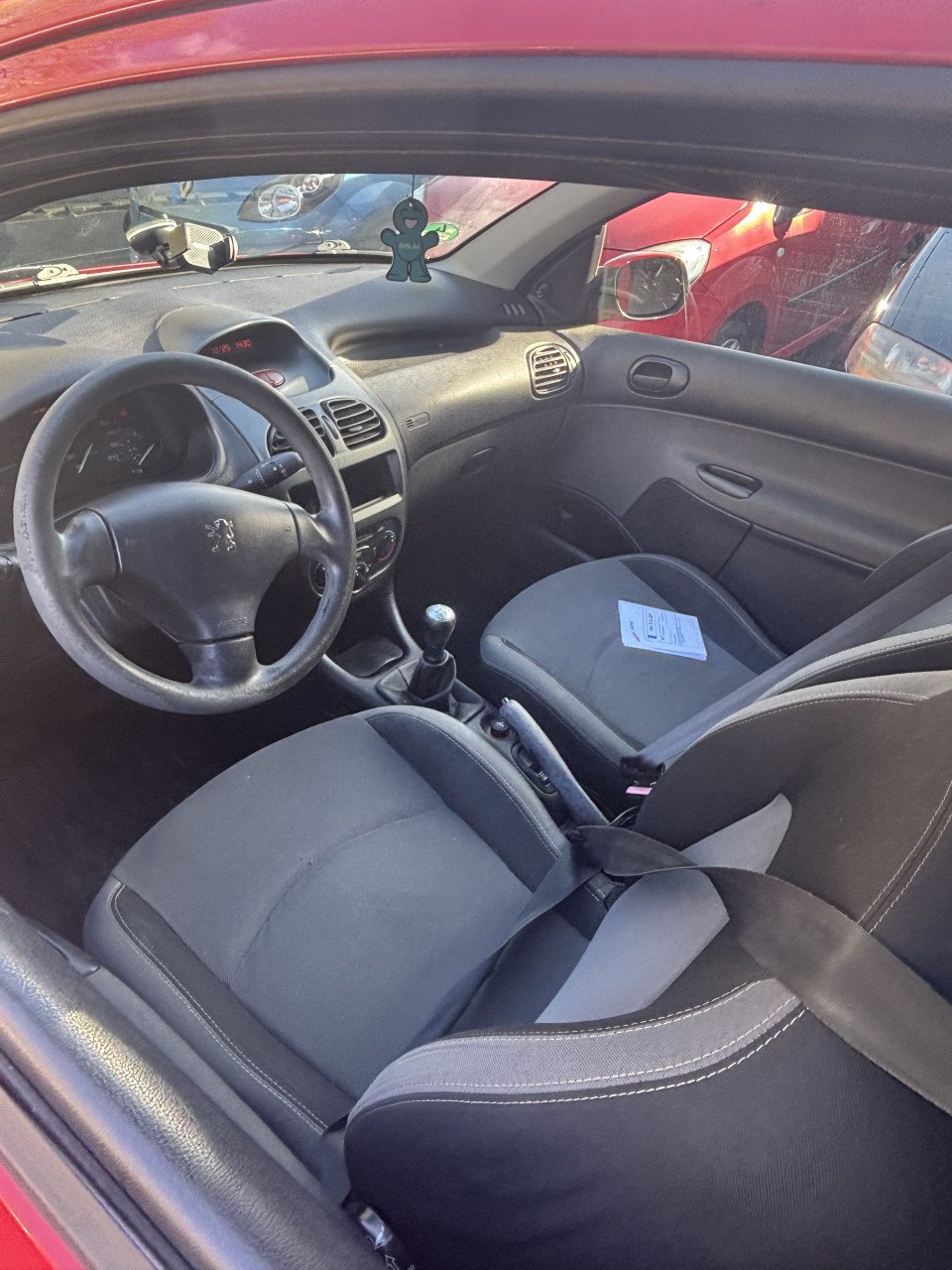 Peugeot 206 met een jaar apk