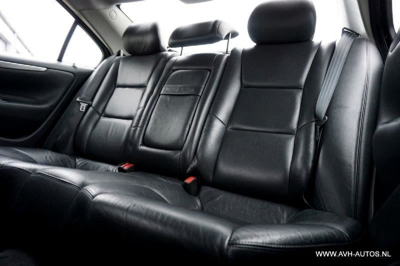 Volvo S60 2.4d, leer + clima!