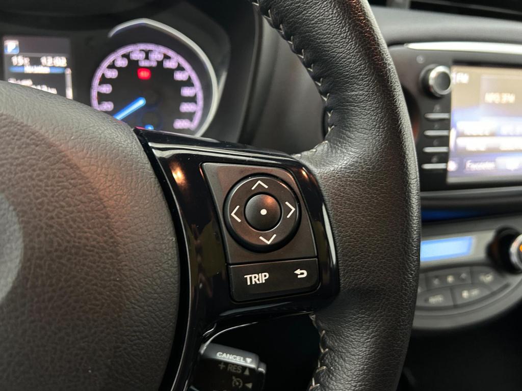 Toyota Yaris occasion 1.5 hybrid premium | airco | grijs | tweedehands toyo