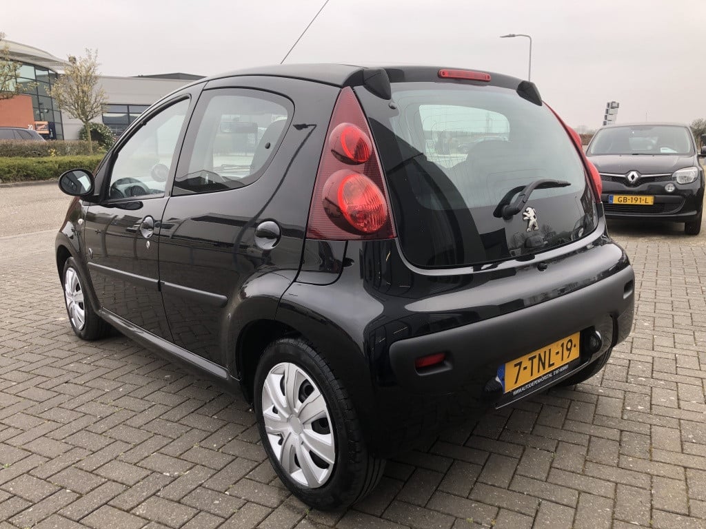 Peugeot 107 1.0 envy 1e eigenaar