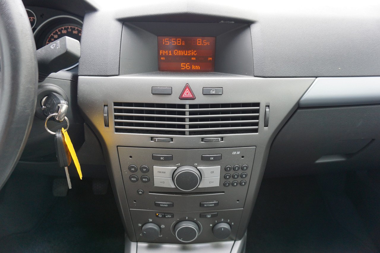 Opel Astra 1.4 Edition - Airco / Elekt. ramen / Cruise / Trekhaak / NAP