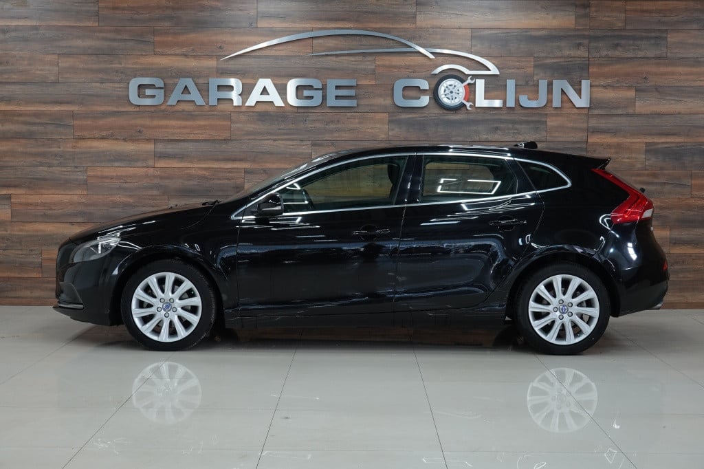 Volvo V40 2.0 t3 momentum | cruise | pdc | leder |