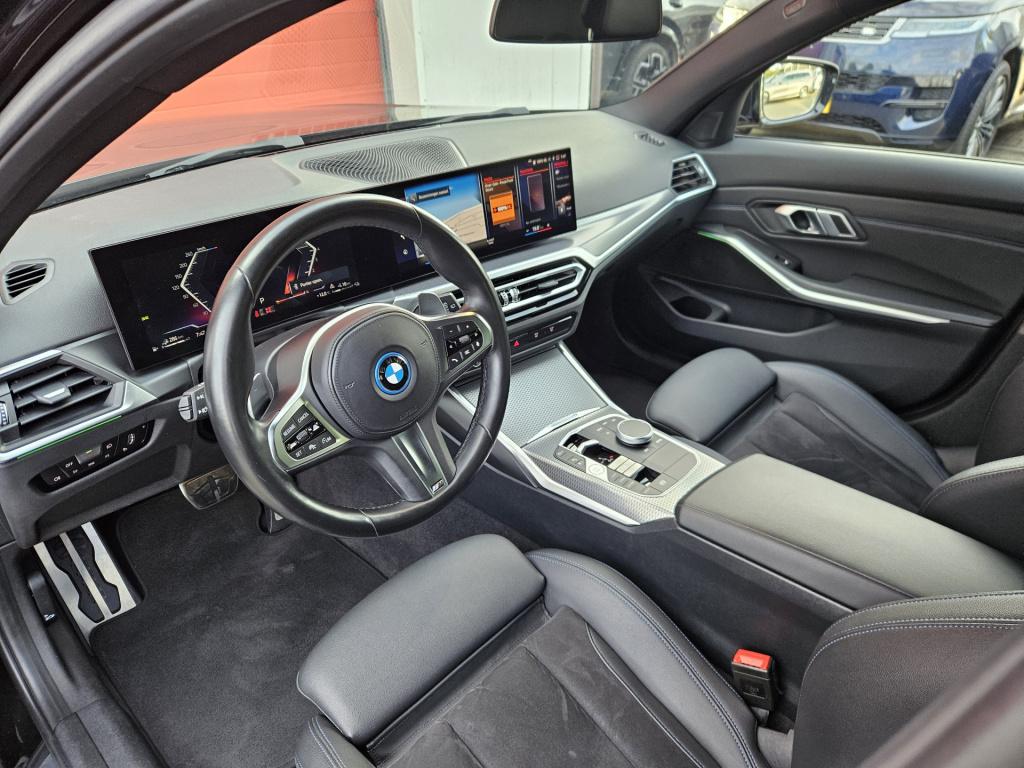 BMW 3-serie touring 330e m-sport | facelift | acc | camera | rijklaar inclu