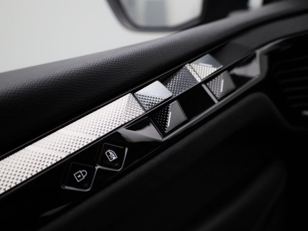 Ds Ds 4 e-tense 1.6 phev performance line | automaat | lmv | leder | stoel 