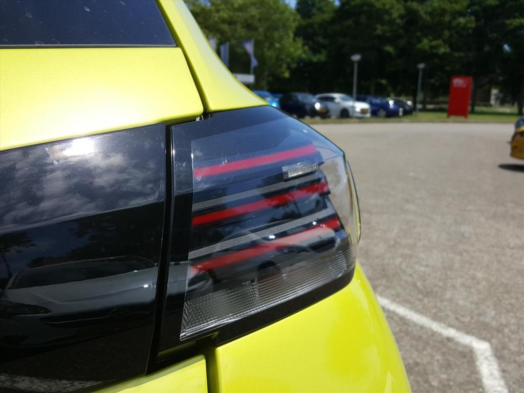 Peugeot 208 allure 1.2pt-100pk apple carplay & android auto | adaptieve cru