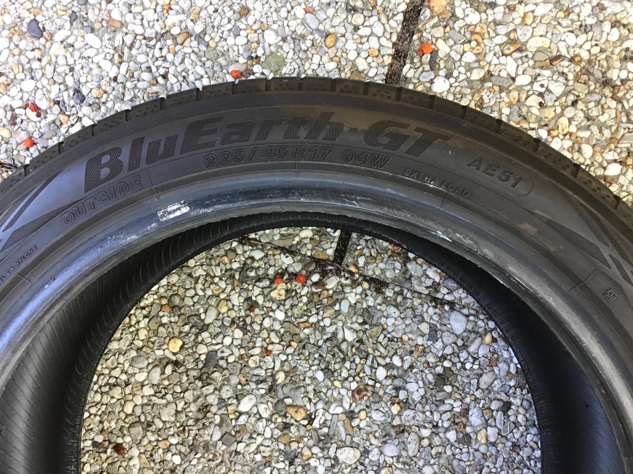 Auto zomerbanden YOKOHAMA BLUEARTH-GT 225/45/R17 94W.