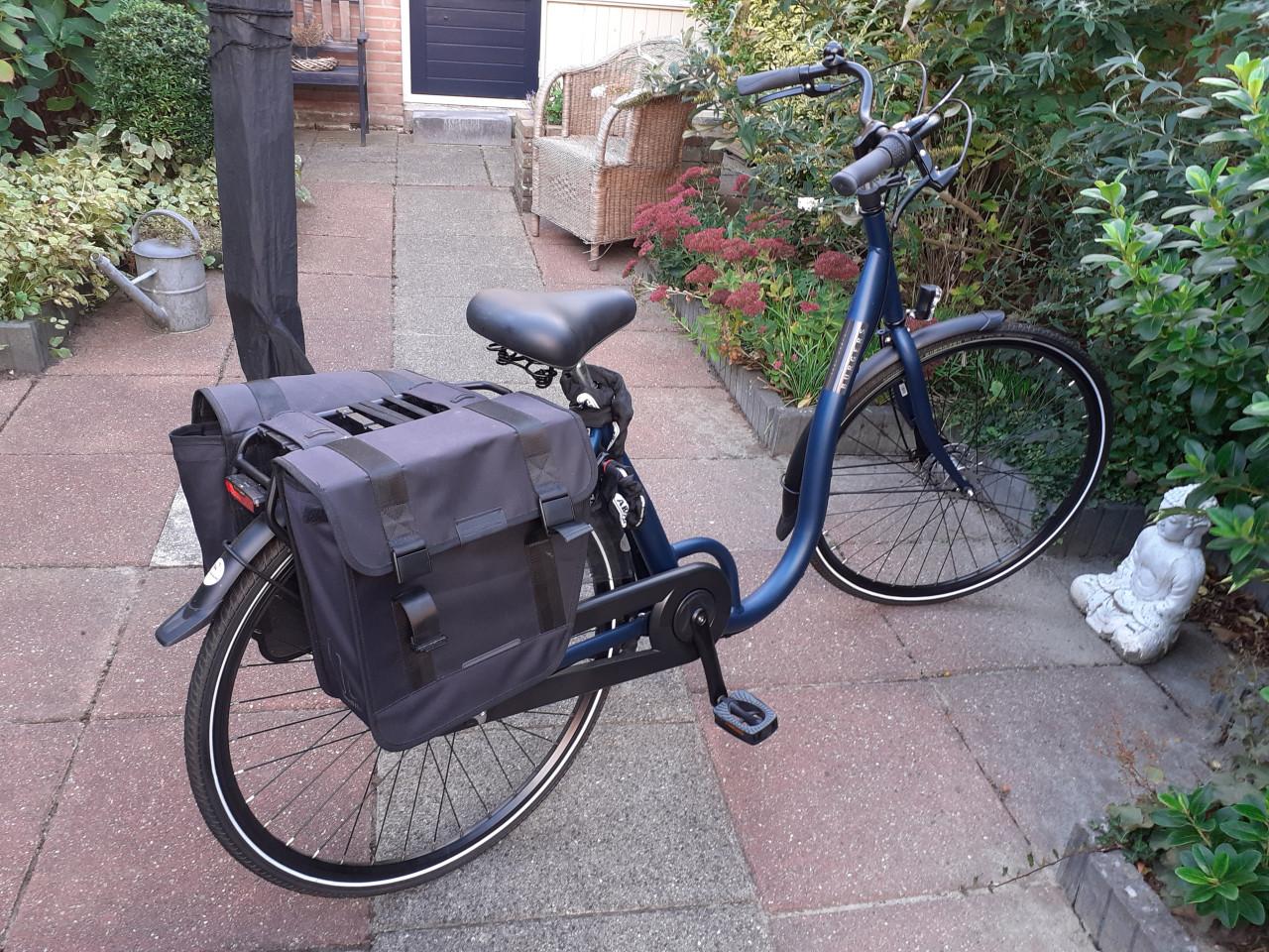 Burgers Lage Instap Splinternieuw  1x op gereden Stadfiets  Kleur Blauw   -