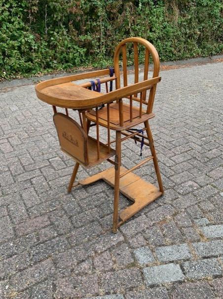 Kinderstoel hout