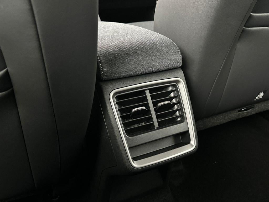 Skoda Elroq business edition elektromotor 150 kw / 204 pk suv