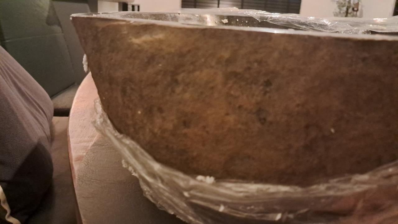 Zware rivier stenen opbouw waskom