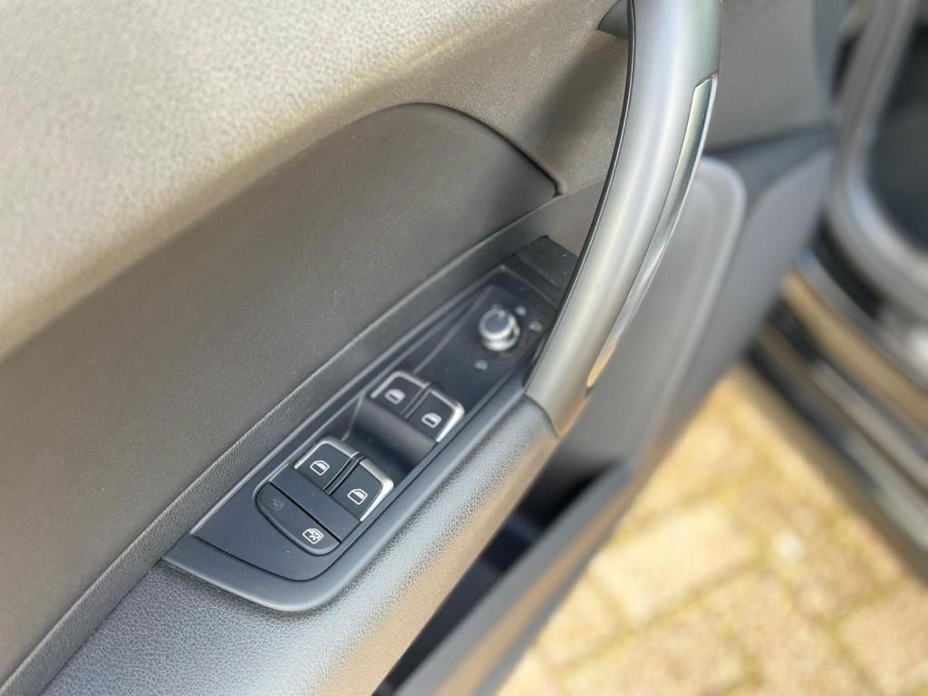 Audi A1 Sportback 1.0 tfsi advance auto maat s-line leder|complete auto