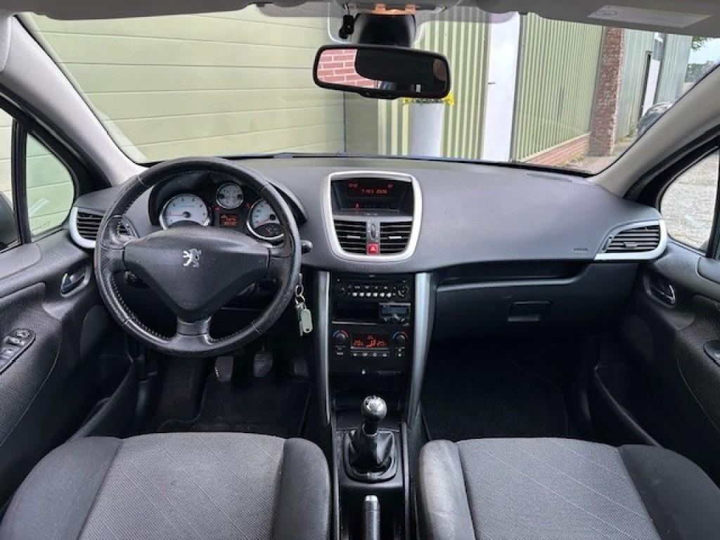 Peugeot 207 1.4 vti xs