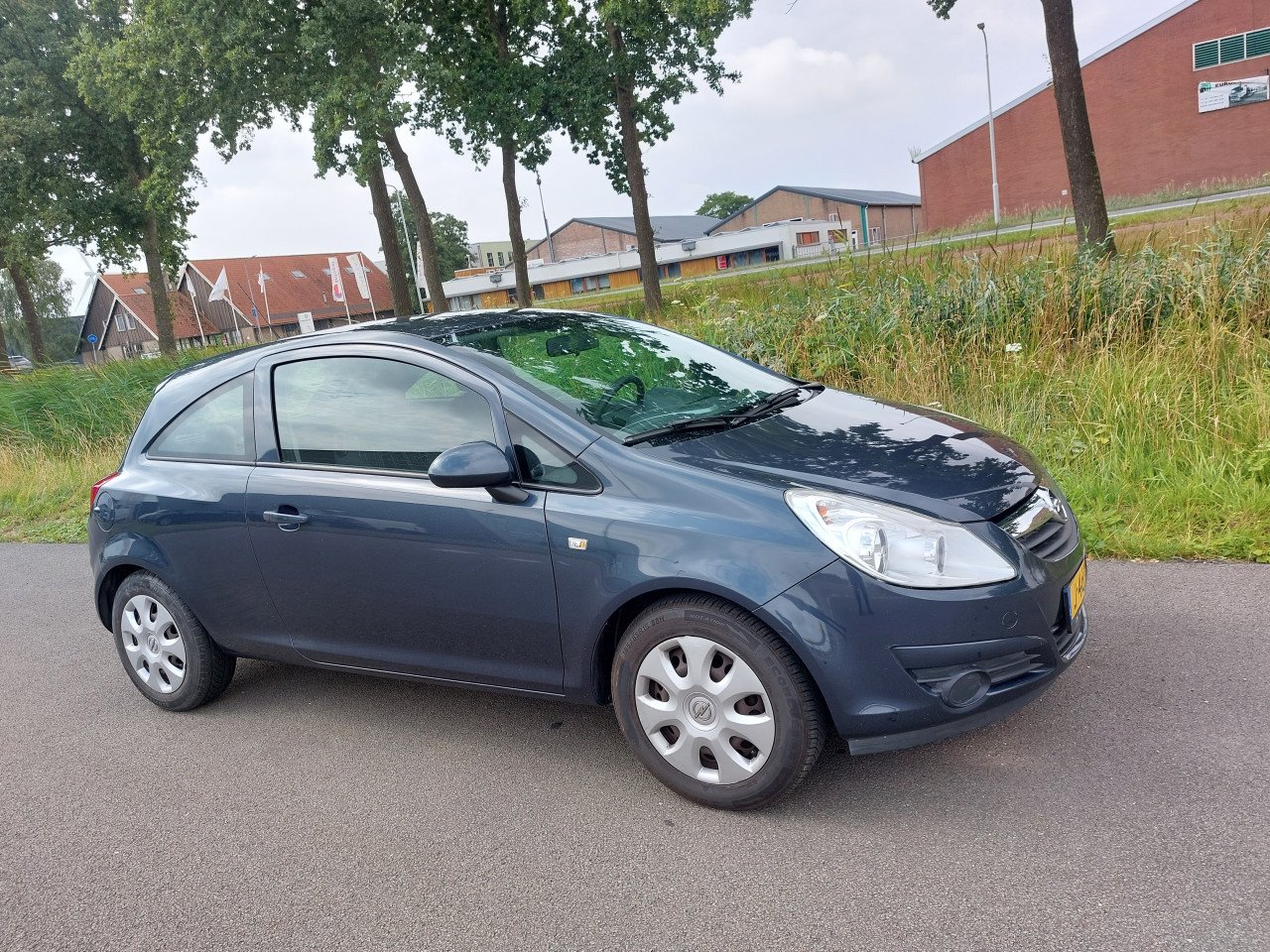 Opel corsa bj 2009  1850 euro