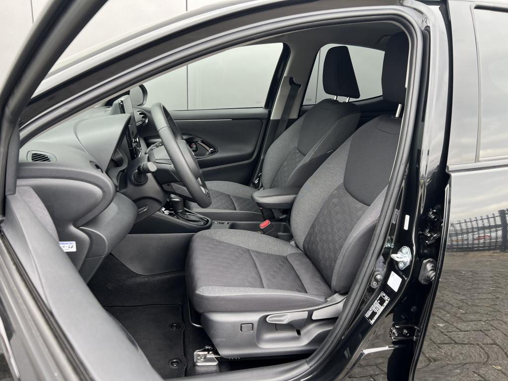 Toyota Yaris 1.5 hyb. 115 dynam | parkeersensoren | stoel+ stuur verwarming