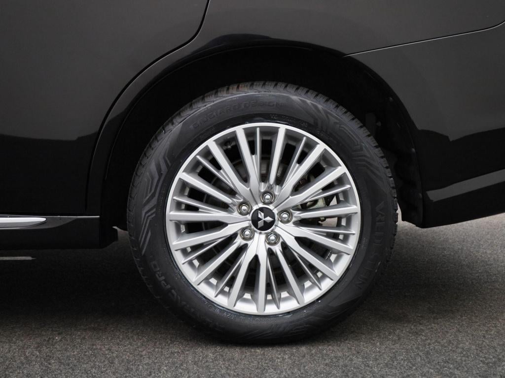 Mitsubishi Outlander 2.4 phev pure+ | automaat | stoel verwarming | dab | c