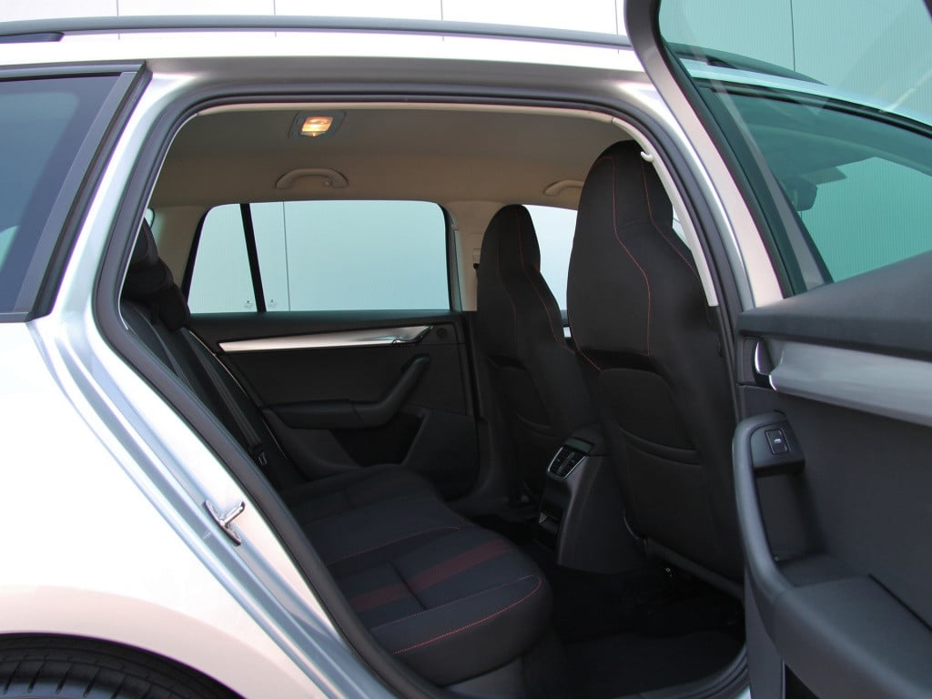 Skoda Octavia combi 1.0 tsi 116pk dsg style sport | kuipstoelen