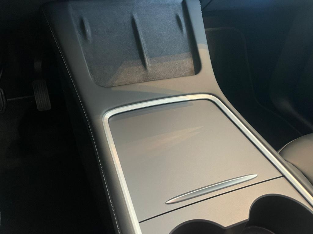 Tesla Model Y long range awd 75 kwh
