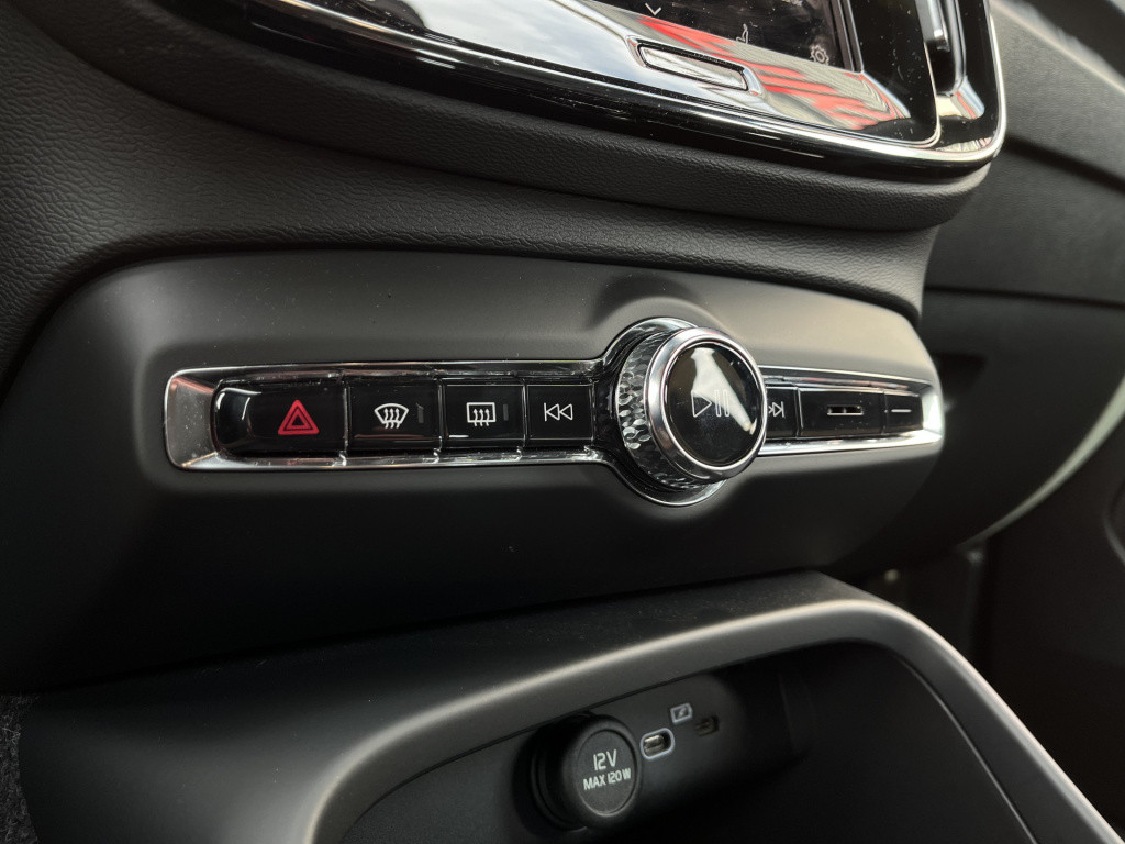 Volvo Ex40 single motor extended range plus 82 kwh | harman/kardon | blis |
