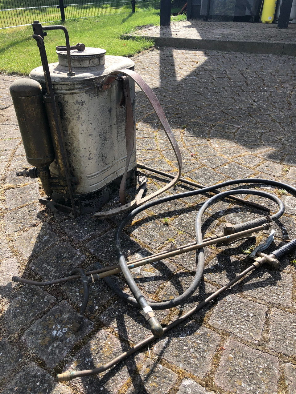 Rugsproeier Saval
