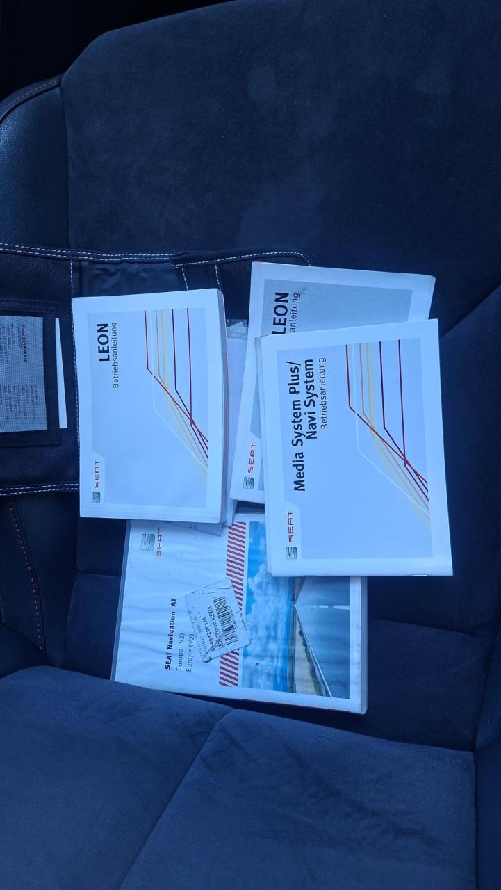 Seat Leon 1.8 TSI FR 180 pk 5deurs bj:2013 airco panodak lm-velgen i.z.g.st