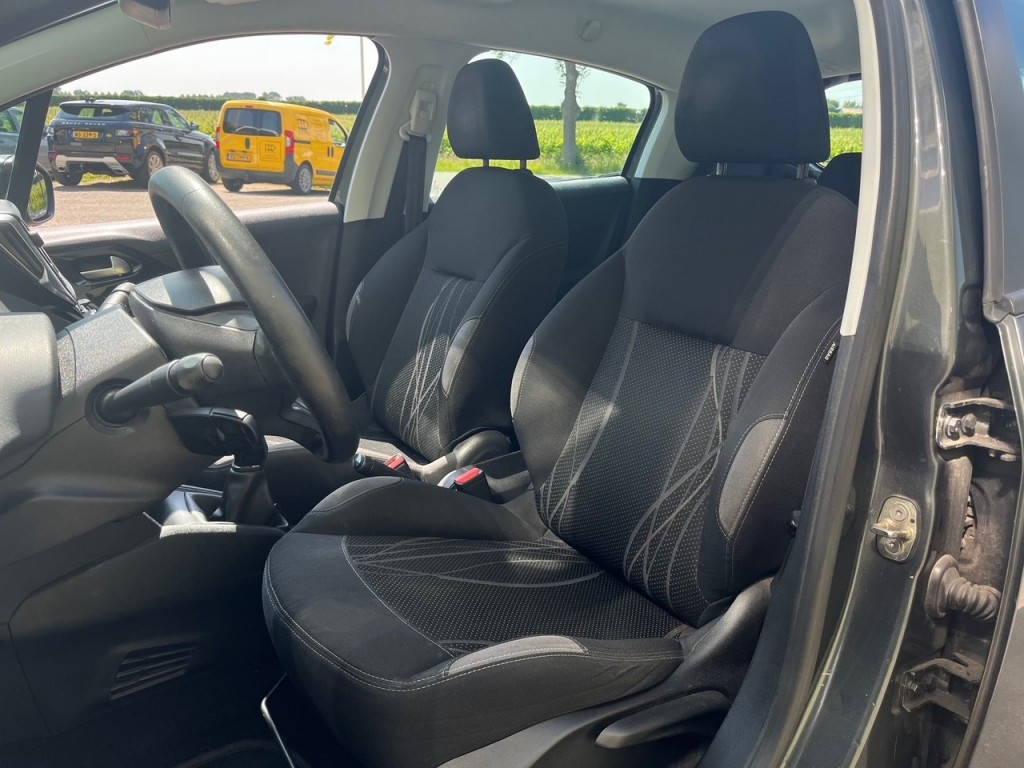 Peugeot 208 1.2 vti envy