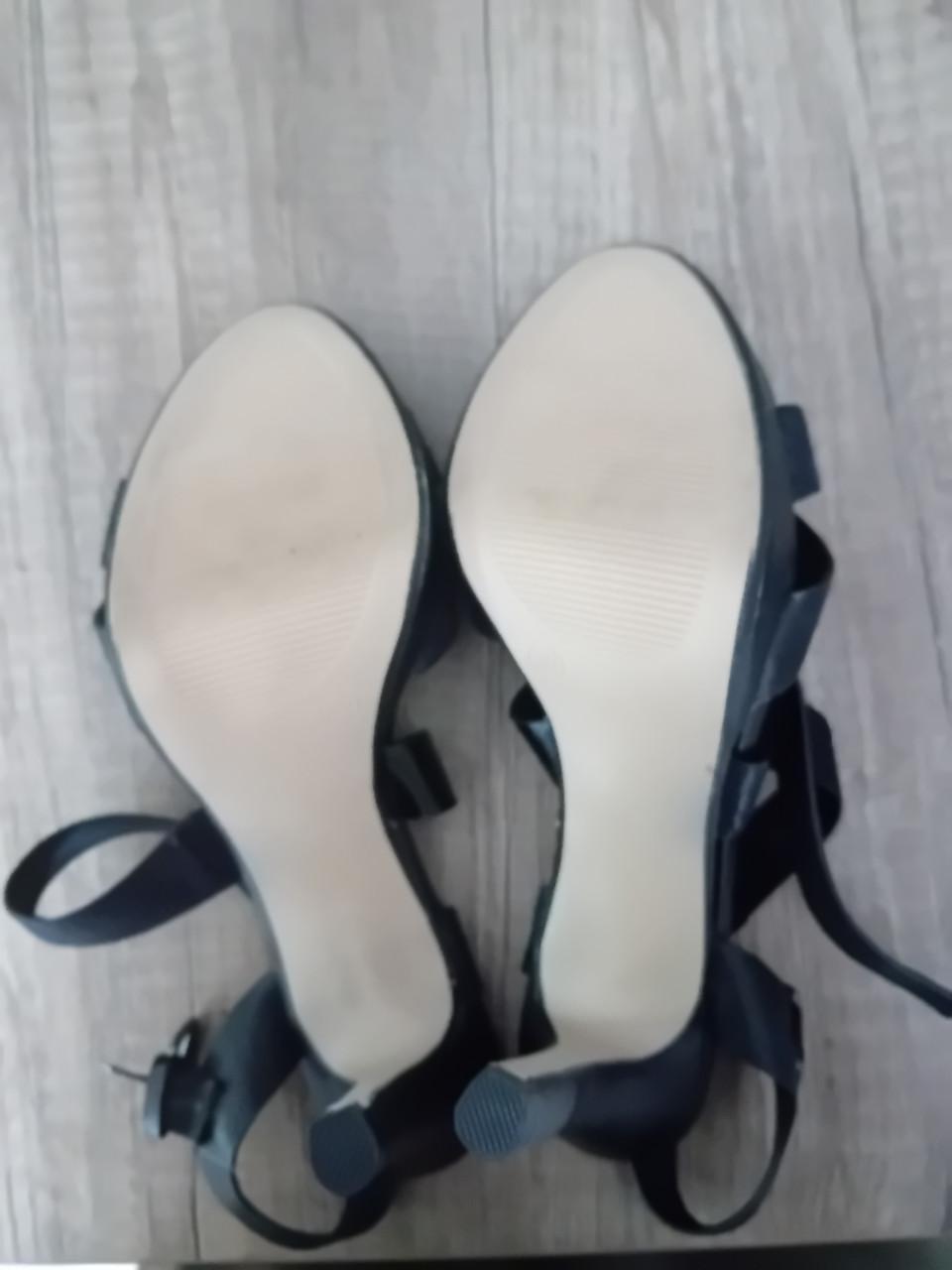 Nieuwe damesschoenen mt 39