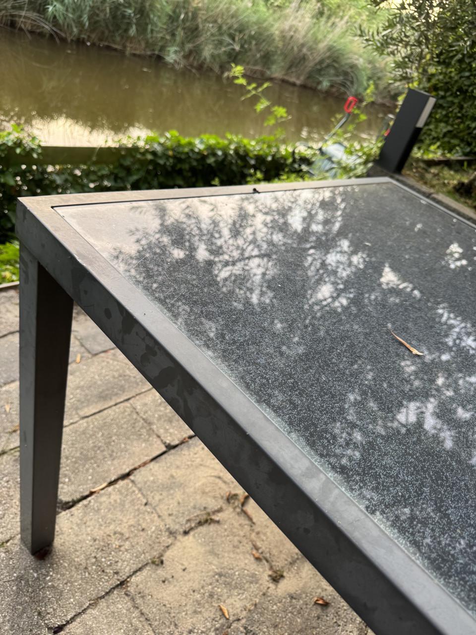 Gratis af te halen tuintafel
