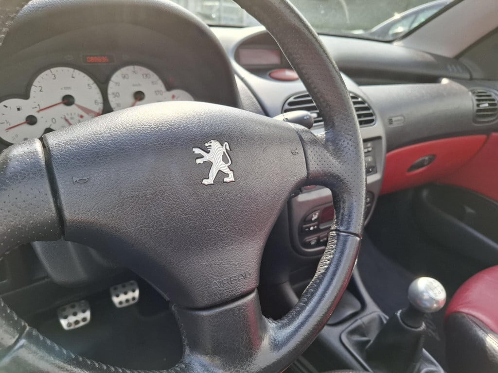 Peugeot 206 cc 2.0i 16v cabriolet clima/leder/park