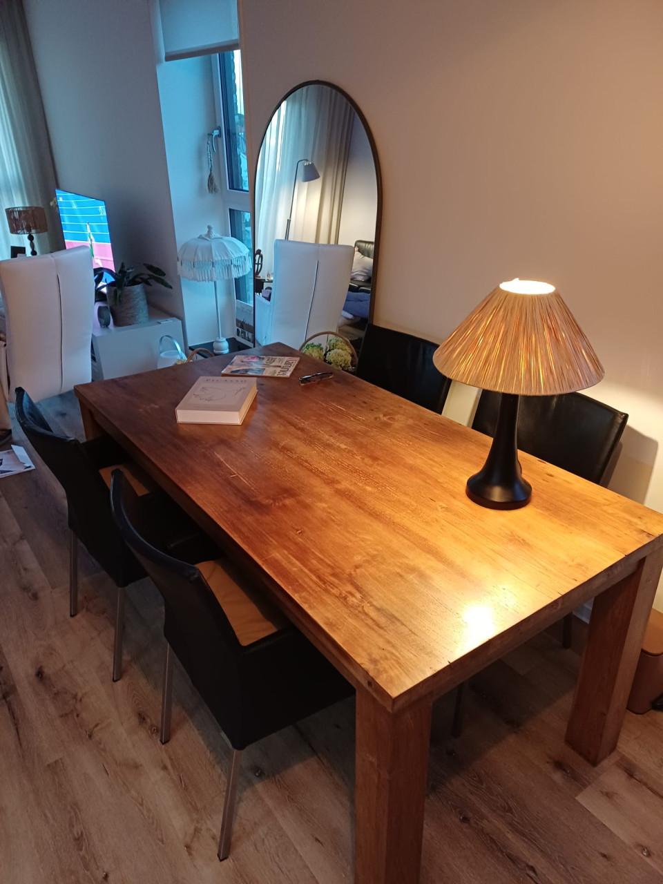 Eethoek tafel teak + 4 zwartleren stoelen