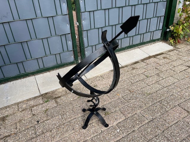 Zonnewijzer ijzer half open 38 cm