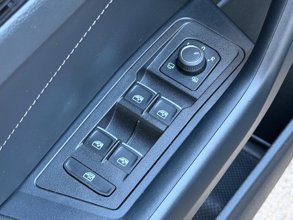 Volkswagen T-roc 1.5 tsi 150pk dsg r-line | camera | keyless | elek. achter