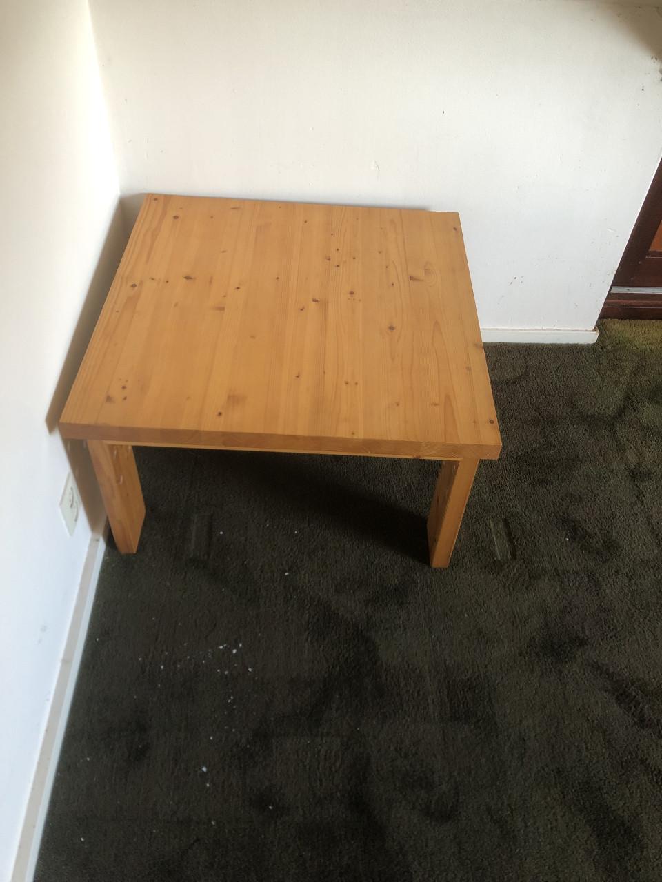 Diverse Lundia stellingkast met lades, bureau met lades en hoektafel