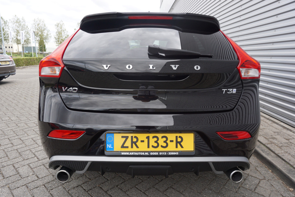 Volvo V40 1.5 t3 polar+ sport automaat / climate / navi / cruise / lane ass