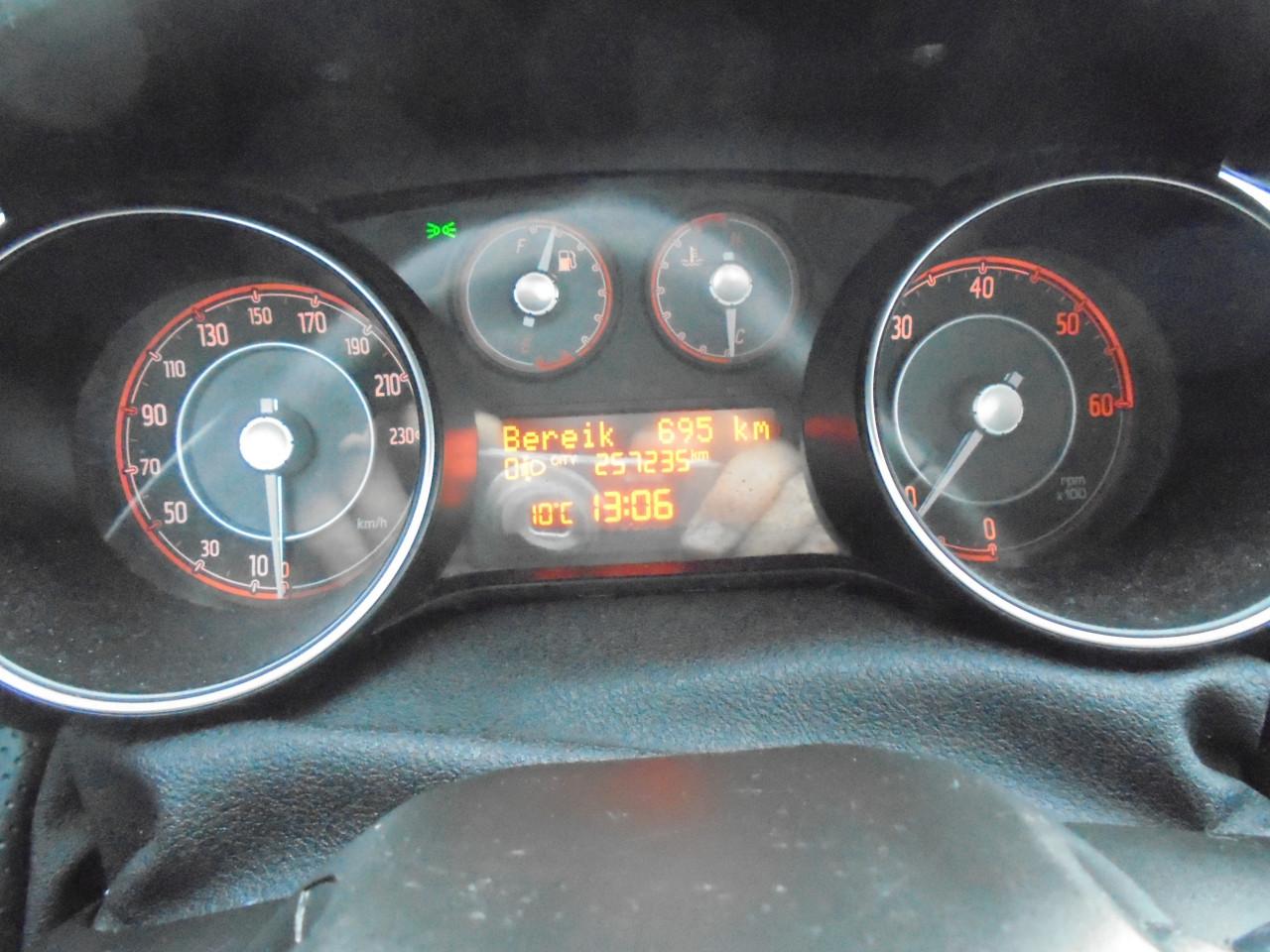 Punto EVO  1.3 Diesel M-Jet Racing bouwjaar 2011 koppeling kapot € 895